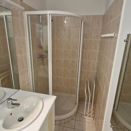 Cosy Au Pied Des Pistes Pour 4 Avec Local A - Fr-1-814-80 Besse-et-Saint-Anastaise